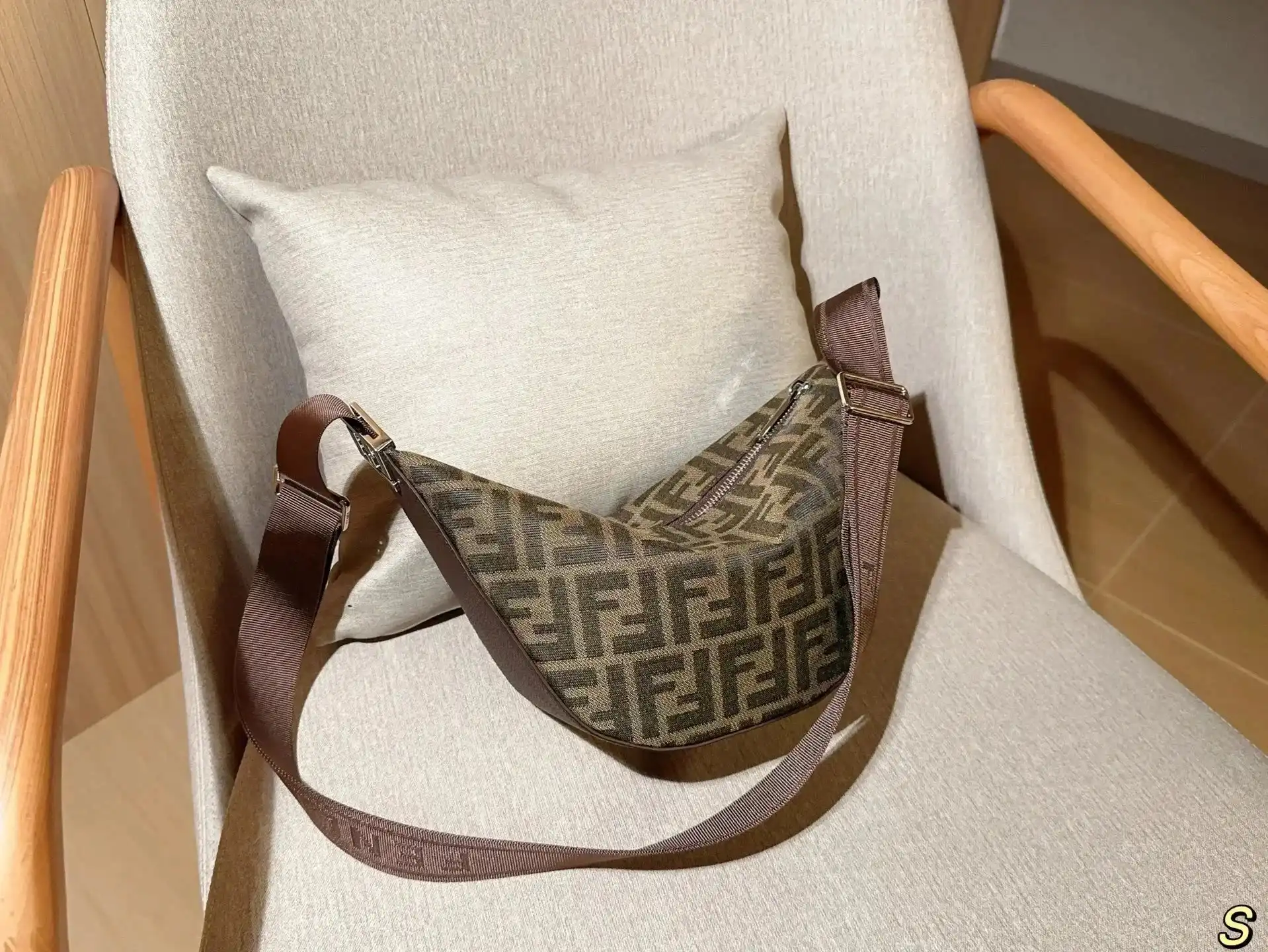 FENDI FF Logo Belt Bag [39 styles] 2